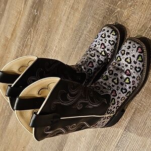 Adorable girls cowboy boots